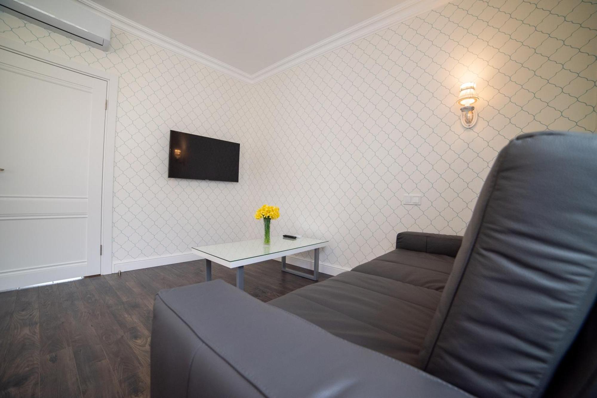 Asao-Apartments Walking Center Zone إلفيف الغرفة الصورة