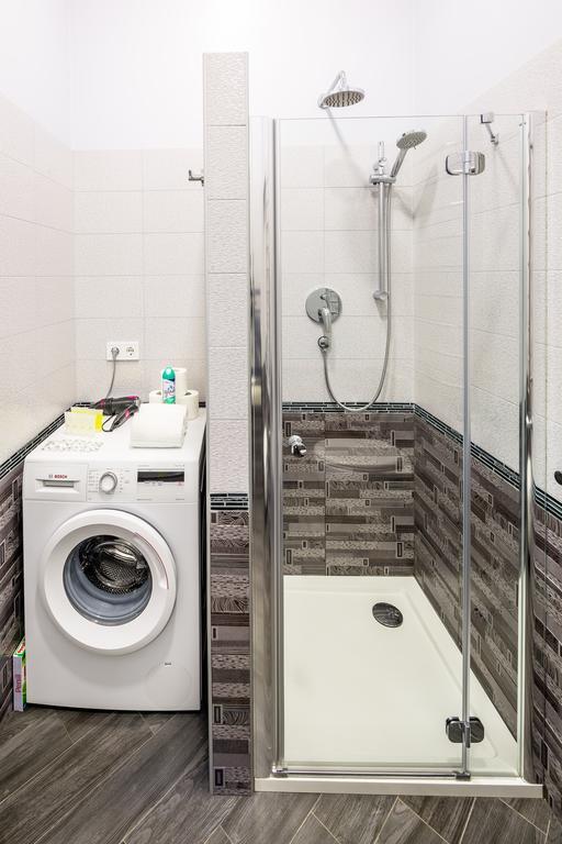 Asao-Apartments Walking Center Zone إلفيف المظهر الخارجي الصورة