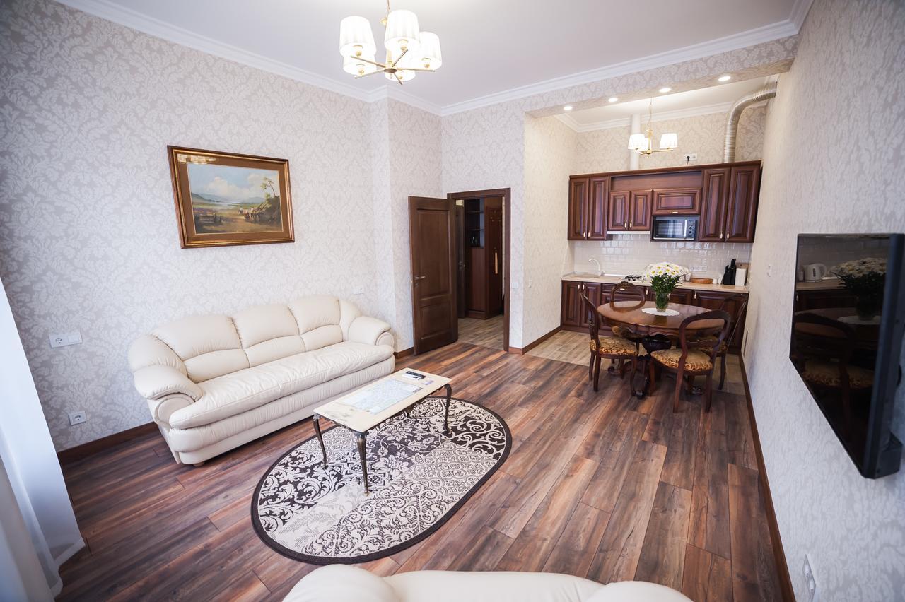 Asao-Apartments Walking Center Zone إلفيف المظهر الخارجي الصورة
