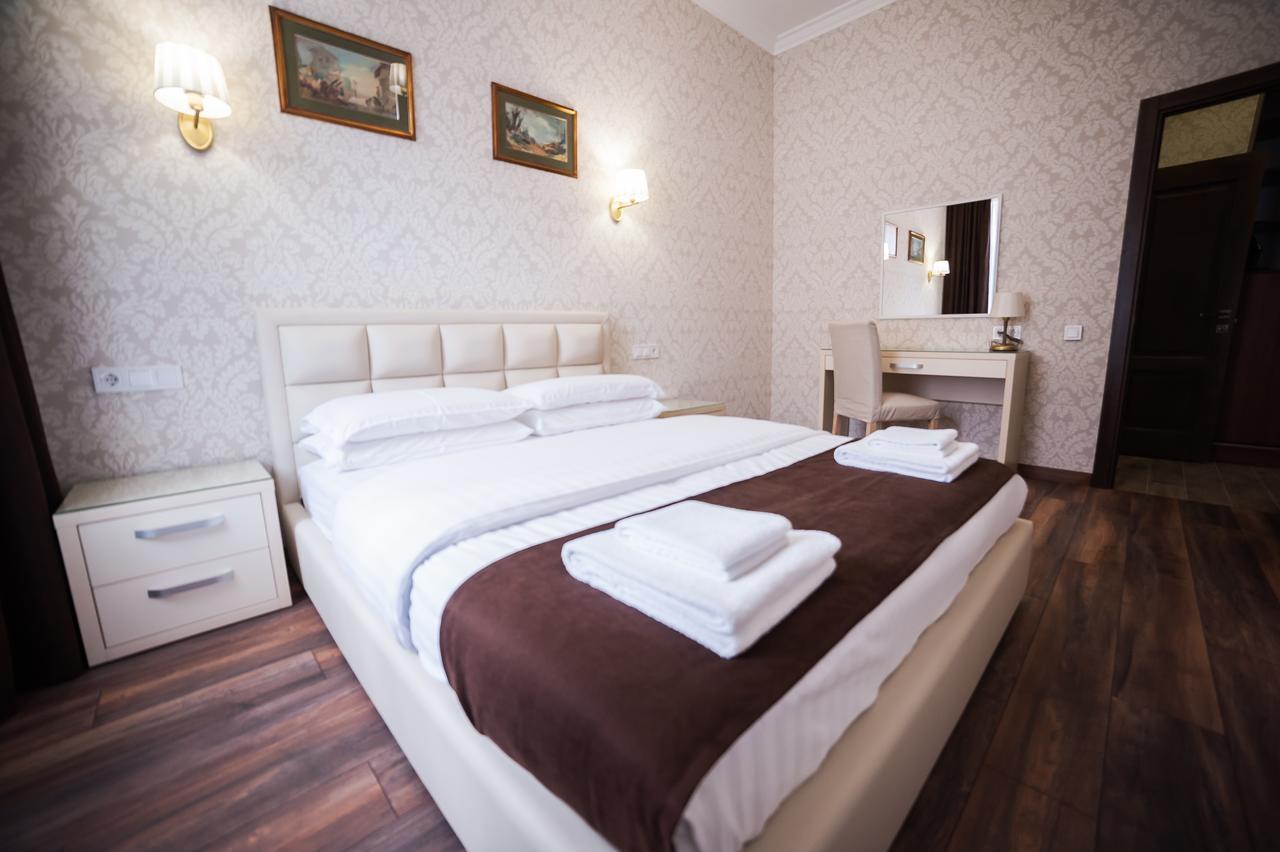 Asao-Apartments Walking Center Zone إلفيف المظهر الخارجي الصورة